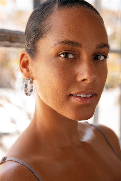 Alicia Keys Look Alike