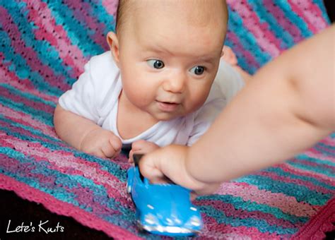 Ravelry: Upsy Daisy Blanket pattern by Justyna Lorkowska