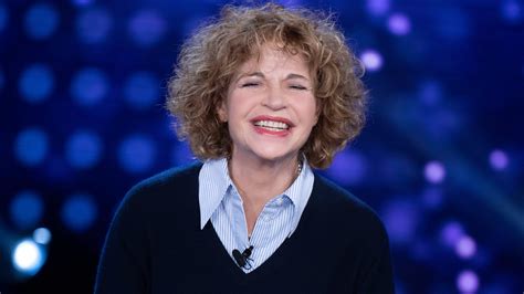 Anna Galiena rivela a Verissimo la sua vera età | Mediaset Infinity