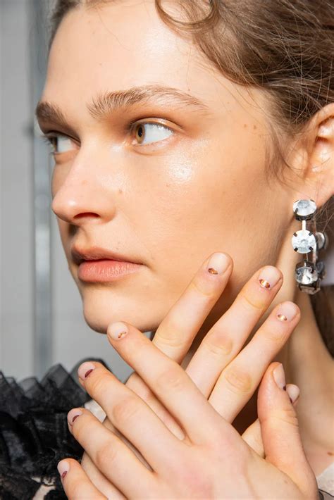 The 6 Fall Nail Trends 2019 Showcased From the Runways - theFashionSpot