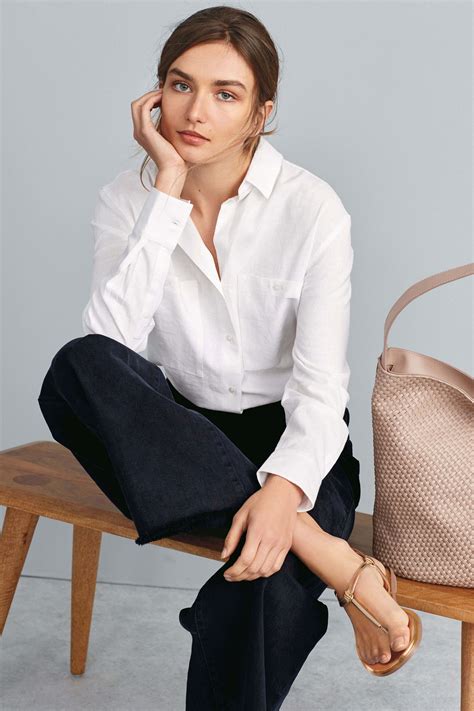 Andreea Diaconu's feet