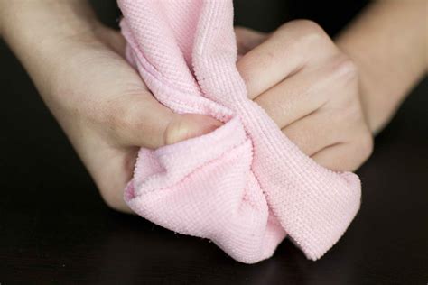 How to Fix Dry Ridges in Nails | 2bstronger.com