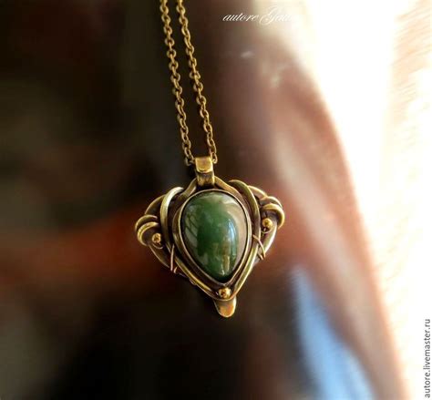 British racing green v.3 (кулон с нефритом) | Colgantes