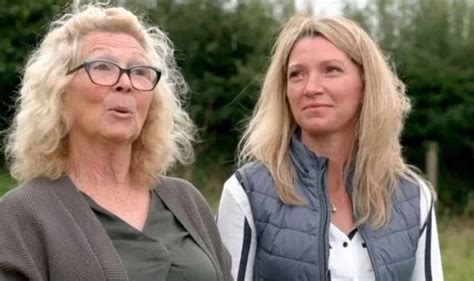 Escape to the Country buyer issues two-word reply after host makes