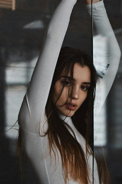 Саша Чистова | Photography poses women, Studio photography poses ...
