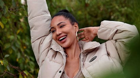 NLT - Bella Davis om sin tuffa resa – tog sig från botten till toppen