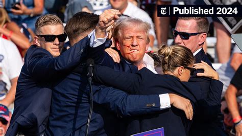 Donald Trump agitó el puño en medio del caos y reveló sus instintos