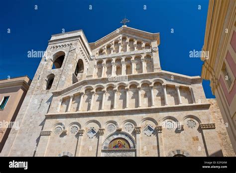 Cathedral cagliari church santa maria hi-res stock photography and ...