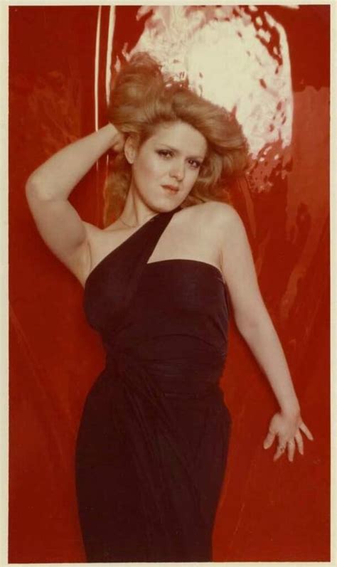 Glamorous photos of Bernadette Peters in the 70s and 80s