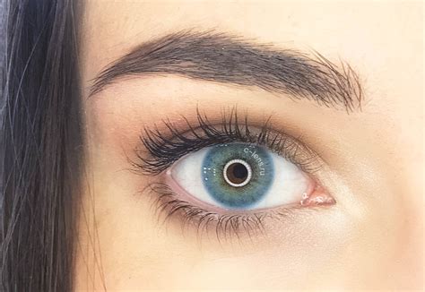 Цветные линзы Hera Vogue Blue / Светло голубые линзы для темных и ...