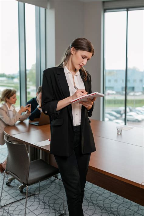 How To Dress For Corporate Events - 15+ Brilliant Tips | Panaprium