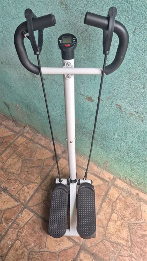Aparelho Para As Pernas - Aparelho de ginástica para treino de pernas. - Academia e Exercícios ...