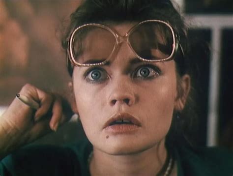 Фильм «Обнаженная в шляпе» (1991) - сюжет, актеры и роли, кадры из фильма