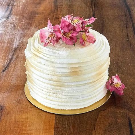 90 bolos minimalistas de casamento: simplicidade deliciosa