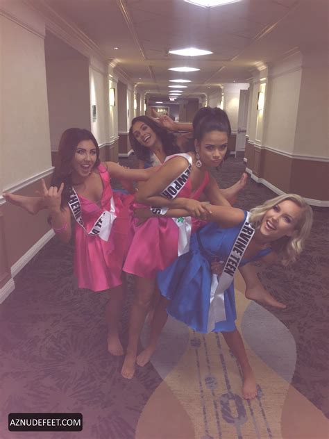 RILEY NICOLE HUNSUCKER Feet - AZNudeFeet