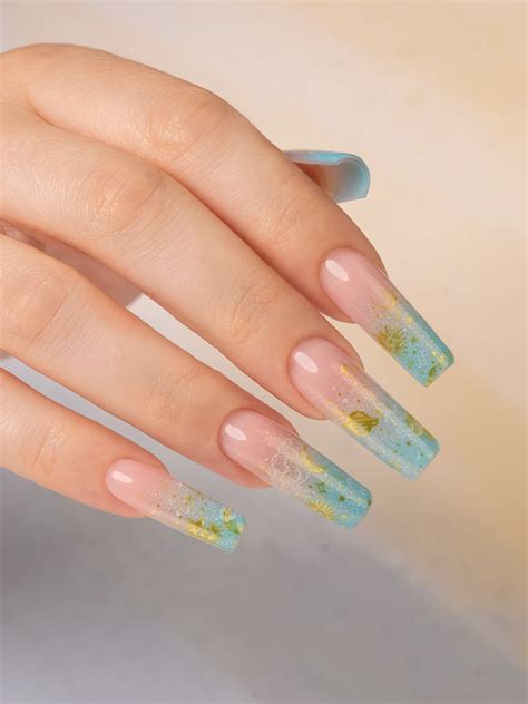 Unghie lunghe e quando sfoggiarle | Passione Beauty