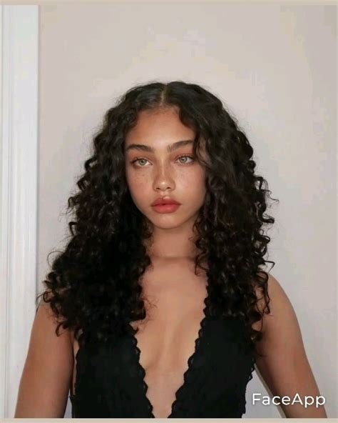 Pin de Yara Gory em تسريحات كيرلي ٣سي 3c em 2025 | Cabelo, Morenas, Cachos