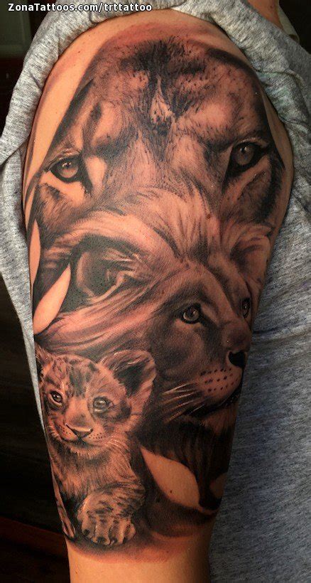 tatuaje de leones animales hombro