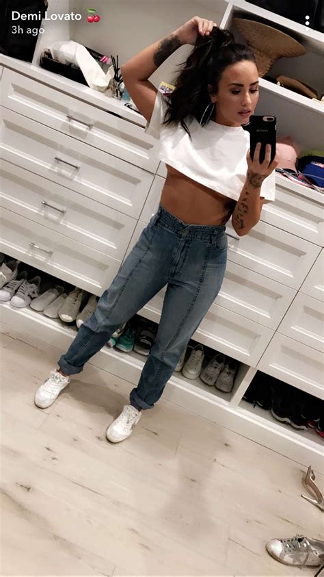 Demi Lovato Flashes Some Underboob in Sexy Selfie: Pic! | Entertainment