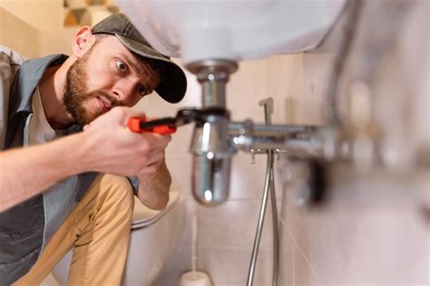 5 Essential Tips for Choosing the Right Plumbing Service