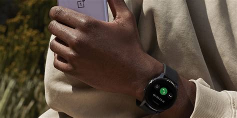 OnePlus Watch — первые умные часы бренда — Лайфхакер