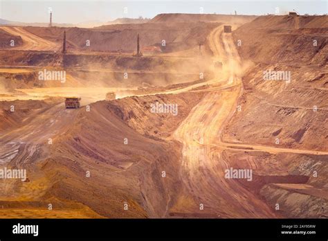Iron Ore Mine, Pilbara, Western Australia Stock Photo - Alamy