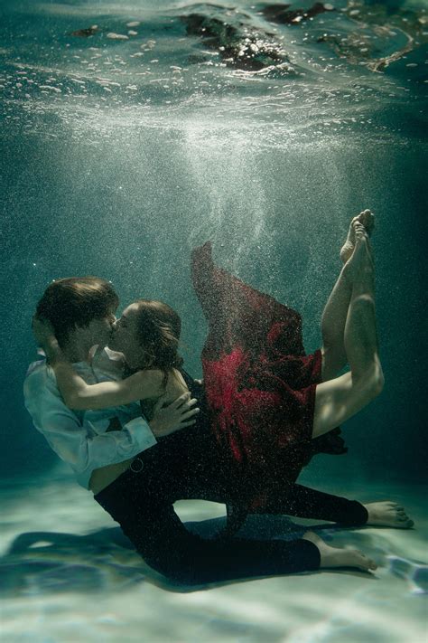 Kissing Between Women Photos, Download The BEST Free Kissing Between