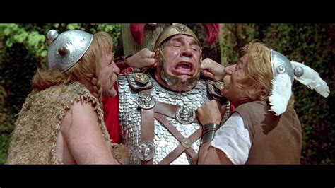 Астерикс и Обеликс против Цезаря Astérix et Obélix contre César - YouTube