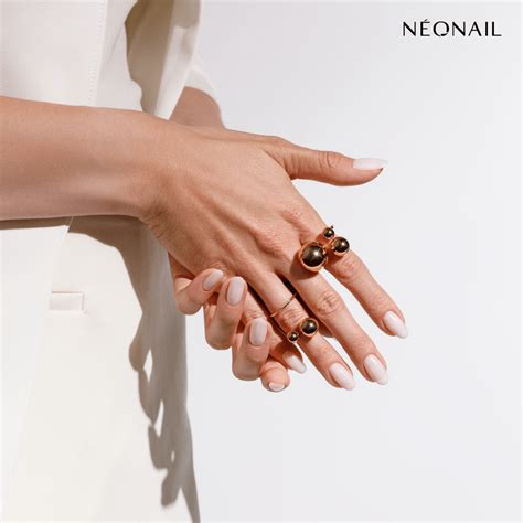 Unghie naturali - NEONAIL