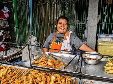 Eat Like a Local in Bangkok, Thailand: Enjoy the Street Food Vendors