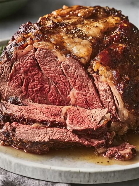 Ultimate Standing Rib Roast: A Delicious Showstopper