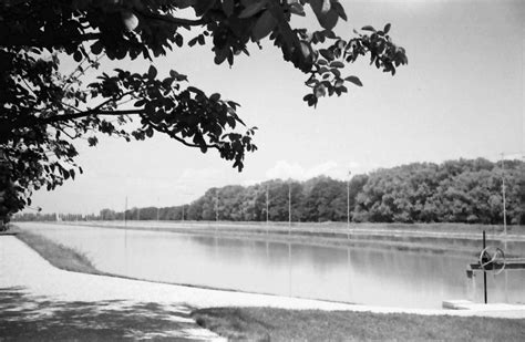 Willy Pragher: Uzina de apă de la Arcuda - Bucurestii Vechi si Noi