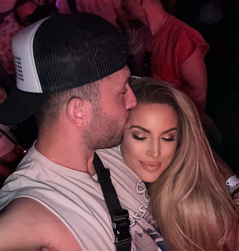 Ashley Alexiss - Ashley Alexiss added a new photo.