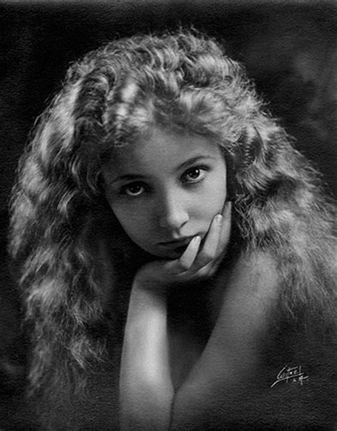 Bessie Love photographed by Walter Witzel (c. 1921) : r