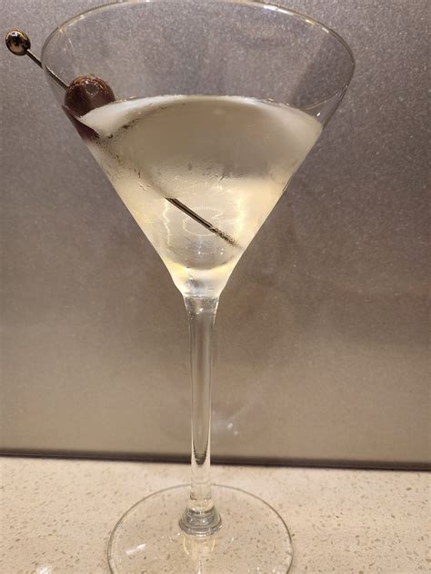 Gin Martini Recipe - What Cocktail Can I Make?