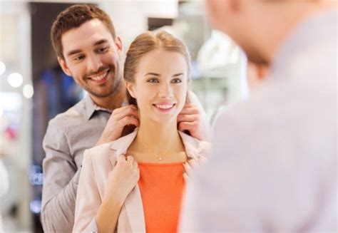 Чем отличается ювелирное изделие от бижутерии | Consumerism, Jewelry ...