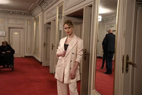 Мария Бакалова е на церемонията за връчване на наградите "Икар" с ...