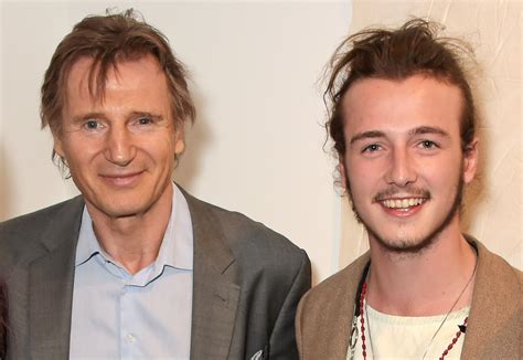 Liam Neesons Sohn, der seine Augen geerbt hat, machte seinen Vater