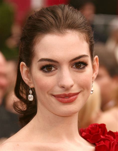 Anne Hathaway | 16 Sexy Pouts That'll Make You Forget About Kylie