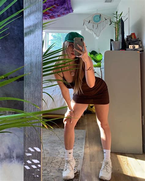 Lexee Smith - Social Media 10/11/2019 • CelebMafia