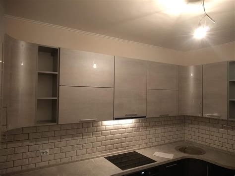 Кухня "Aluminum" с фасадами из пластика ALVIC (Испания) – Russia-zov.ru