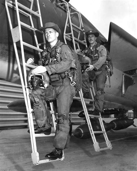 When Thunder Rolled: An F 105 Pilot Over North Vietnam 8