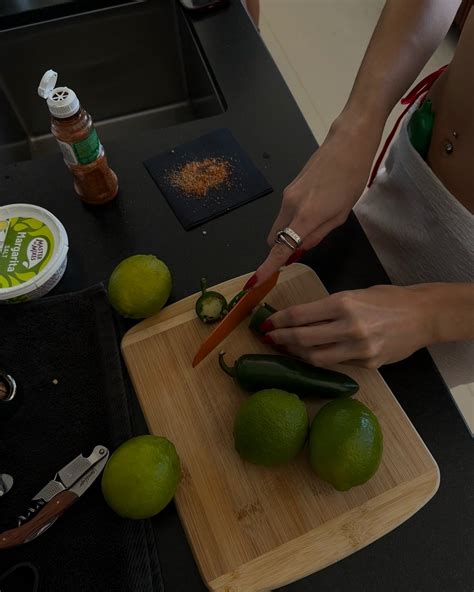 anna toohey | vacay mode | Instagram