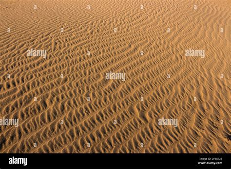 sand dunes in saudi arabia Stock Photo - Alamy