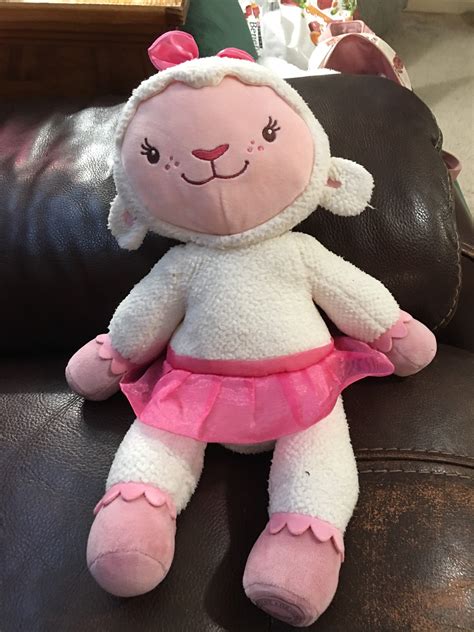 Doc Mcstuffins With Lambie 6
