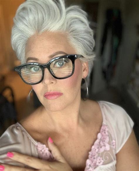 Perfect frames what s the best color glasses for gray hair – Artofit