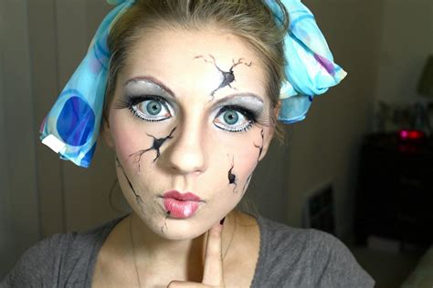 8 Cracked Doll Halloween Makeup Tutorials For A Cute & Creepy Costume ...