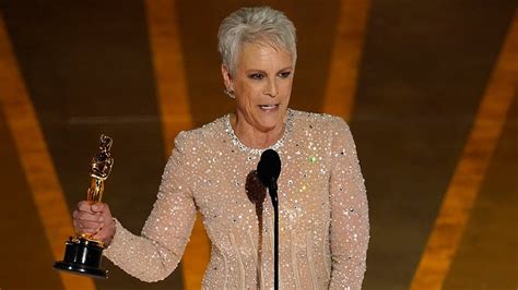 Jamie Lee Curtis wins Best Supporting Actress at 2023 Oscars - full ...