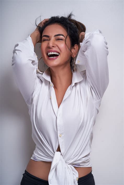 Sonal Chouhan [2731×4096] : r/BollywoodUHQonly