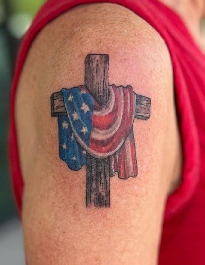 Expressing Patriotism 15+ Captivating American Flag Tattoo Designs ...